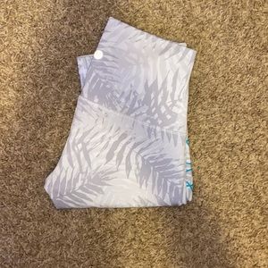 White Lululemon leggings